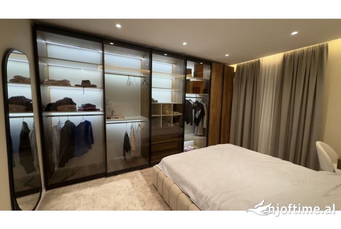 Shtepi me qera Apartament ne Tirane, 2+1, Mobilimi E mobiluar, Pagesa 1,300  Euro.