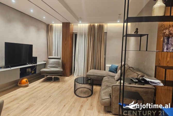 Shtepi me qera 2+1 ne Tirane - 1,000 Euro