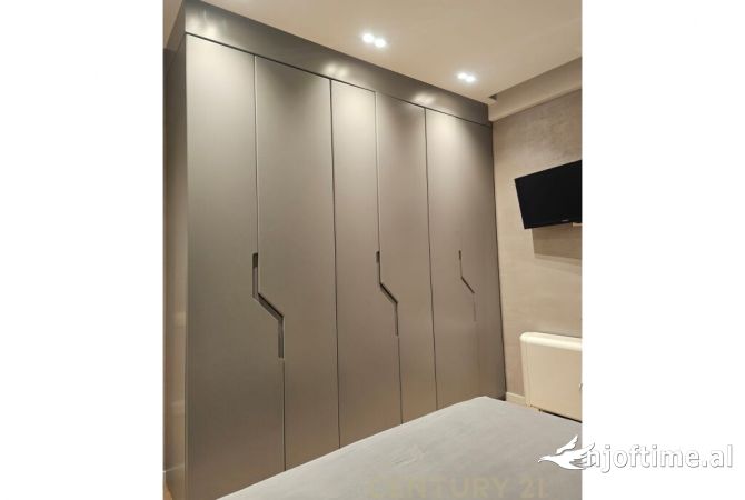 Shtepi me qera 2+1 ne Tirane - 1,000 Euro