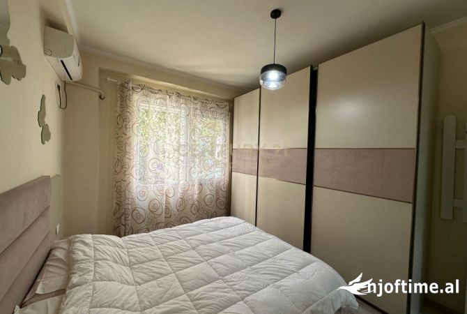 Shtepi me qera Apartament ne Tirane, 2+1, Mobilimi E mobiluar, Pagesa 900  Euro.