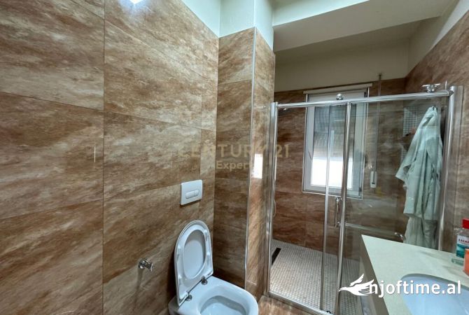 Shtepi me qera Apartament ne Tirane, 2+1, Mobilimi E mobiluar, Pagesa 900  Euro.