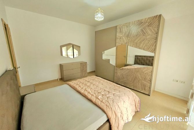 Shtepi me qera Apartament ne Tirane, 2+1, Mobilimi E mobiluar, Pagesa 650  Euro.