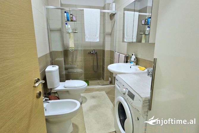 Shtepi me qera Apartament ne Tirane, 2+1, Mobilimi E mobiluar, Pagesa 650  Euro.