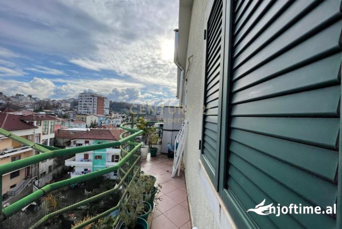 Shtepi ne shitje Apartament ne Tirane, 2+1, Mobilimi E mobiluar, Pagesa 155,000  Euro.