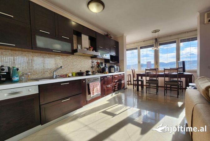 Shtepi me qera 2+1 ne Tirane - 1,100 Euro