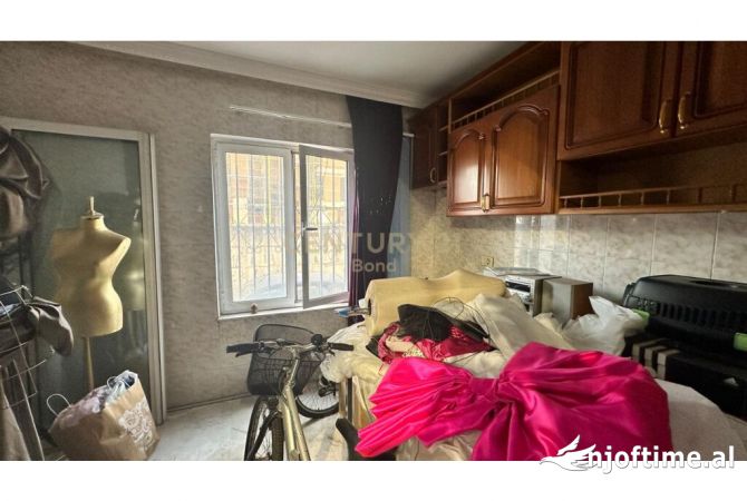 JEPET ME QIRA APARTAMENT 2+1 NE LAPRAKE PER BANIM/ZYRA + POST PARKIMI !!