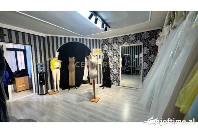 Ambient biznesi me qera 3+1 ne Tirane - 450 Euro