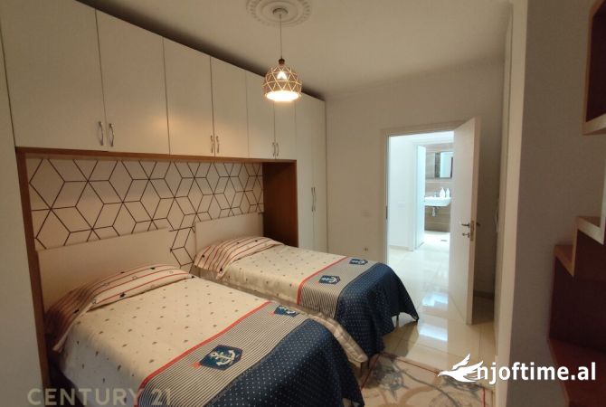 Shtepi ne shitje Apartament ne Tirane, 2+1, Mobilimi E mobiluar, Pagesa 260,000  Euro.