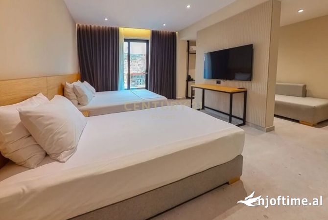 Ambient biznesi ne shitje 5+1 ne Sarande - 2,500,000 Euro