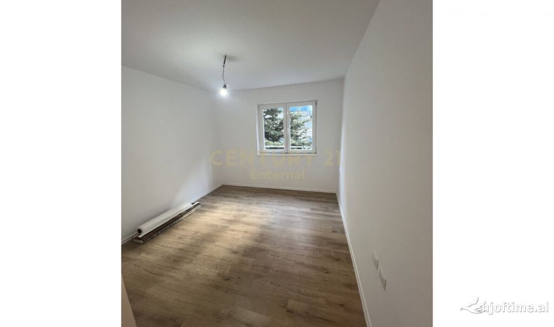 Apartament 2+1 me qera per zyra