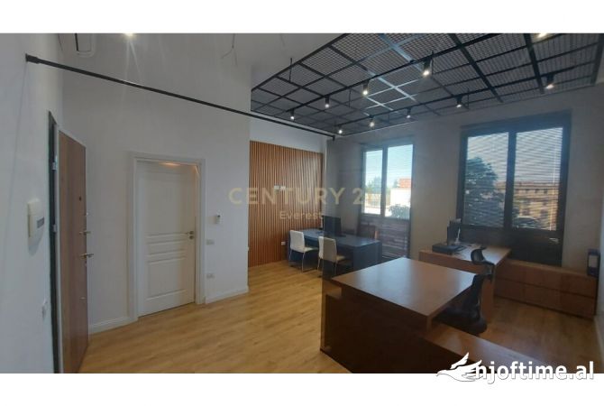Ambient biznesi ne shitje 3+1 ne Tirane - 130,000 Euro
