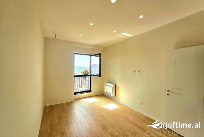 Ambient biznesi me qera 3+1 ne Tirane - 800 Euro