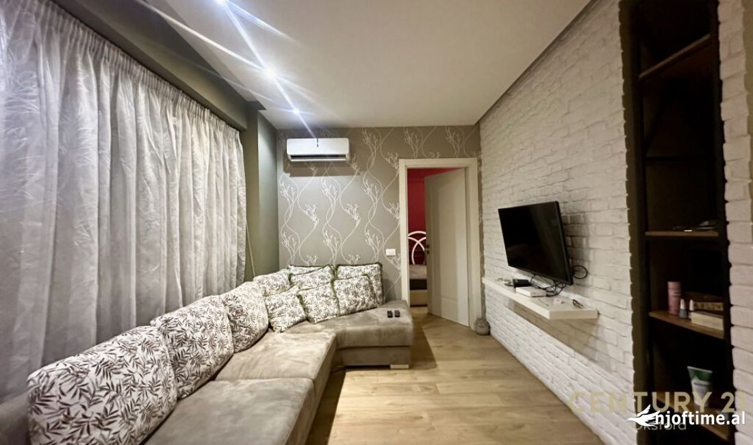 Shtepi ne shitje Apartament ne Tirane, 1+1, Mobilimi E mobiluar, Pagesa 230,000  Euro.