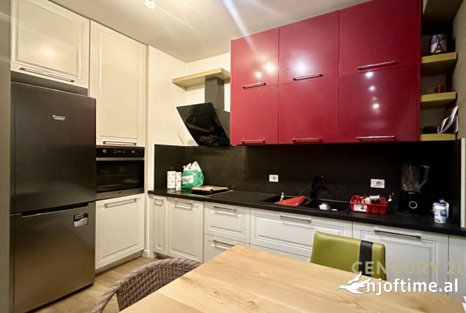 Shtepi ne shitje Apartament ne Tirane, 1+1, Mobilimi E mobiluar, Pagesa 230,000  Euro.