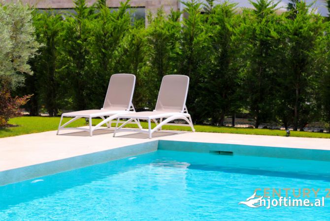 Shtepi ne shitje Vila Luksoze ne Durres, 4+1, Mobilimi Pjeserisht e mobiluar, Pagesa 1,200,000  Euro.