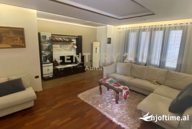 House for Rent 5+1 in Tirana - 2,500 Euro