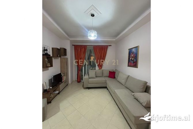Shtepi ne shitje Apartament ne Tirane, 2+1, Mobilimi E mobiluar, Pagesa 128,000  Euro.