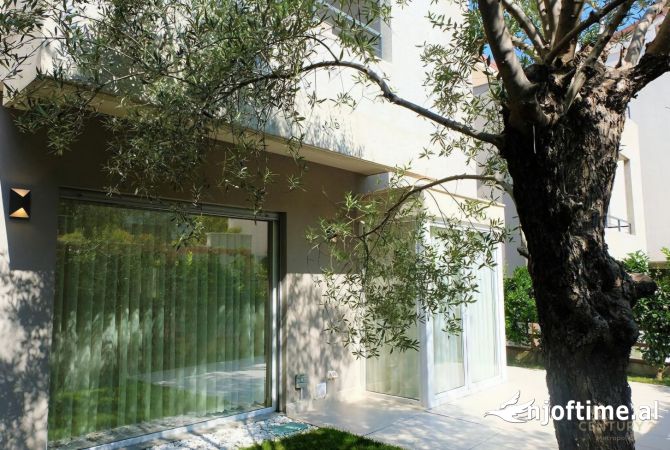 House for Rent 4+1 in Tirana - 2,500 Euro