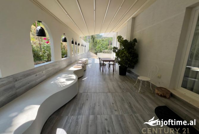 Luxury villas for rent in Tirana 4+1, Furnished