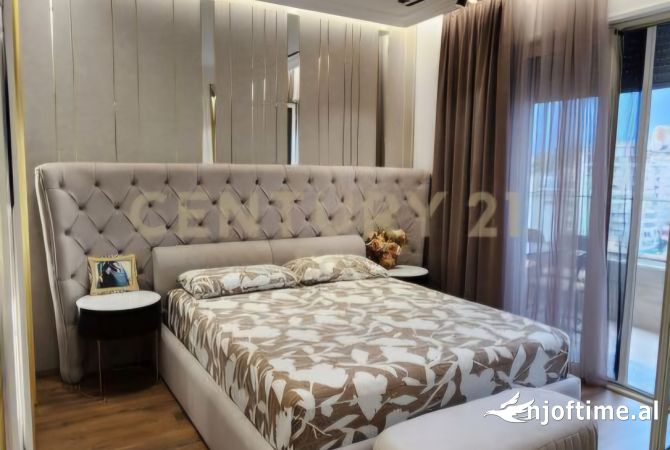 Shtepi ne shitje Apartament ne Durres, 3+1, Mobilimi E mobiluar, Pagesa 380,000  Euro.