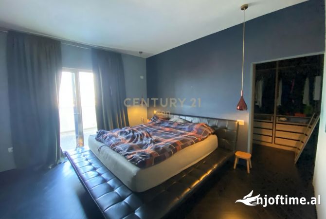 Shtepi ne shitje Penthose(kati i fundit panoramik) ne Durres, 5+1, Mobilimi E mobiluar, Pagesa 670,000  Euro.