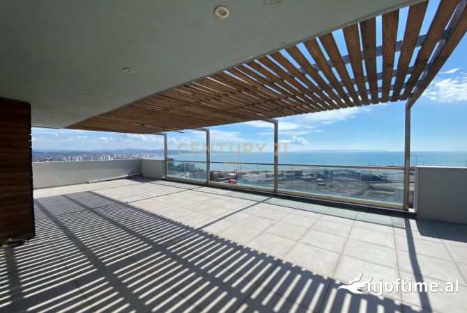 Shtepi ne shitje Penthose(kati i fundit panoramik) ne Durres, 5+1, Mobilimi E mobiluar, Pagesa 670,000  Euro.