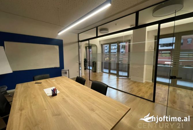 Ambient biznesi me qera 3+1 ne Tirane - 3,500 Euro