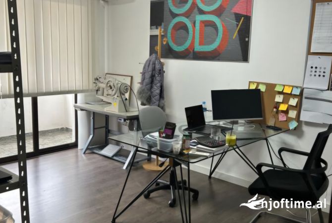Business Property for Rent 3+1 in Tirana - 1,180 Euro