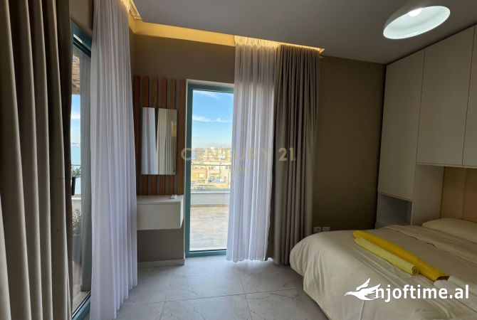 Penthouse (panoramic top floor) for sale in Durres 2+1, Furnished