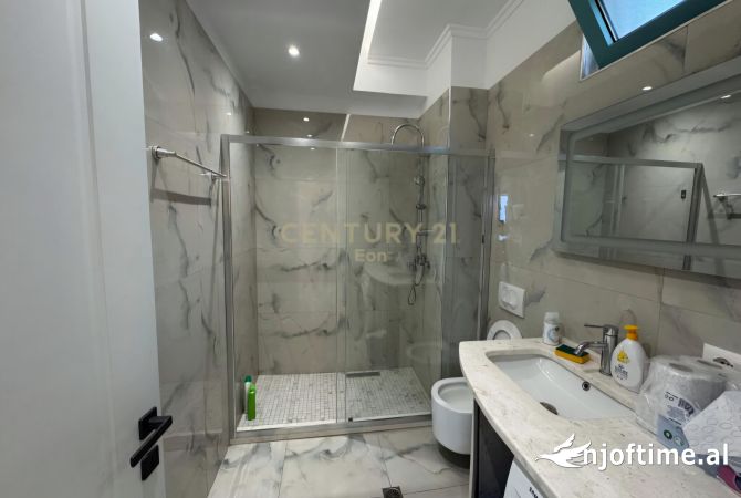 Penthouse (panoramic top floor) for sale in Durres 2+1, Furnished