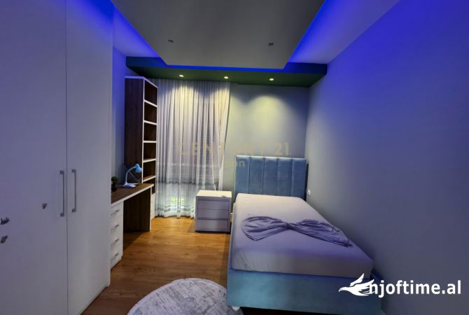 Shtepi ne shitje Vila Luksoze ne Durres, 4+1, Mobilimi E mobiluar, Pagesa 820,000  Euro.