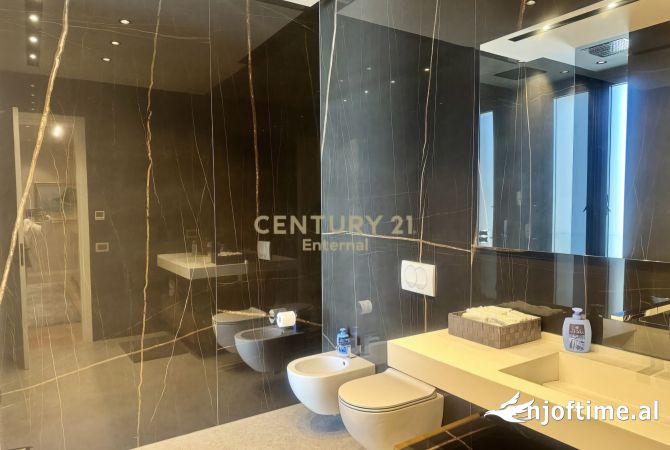 Shtepi ne shitje Vila Luksoze ne Tirane, 3+1, Mobilimi E mobiluar, Pagesa 1,000,000  Euro.