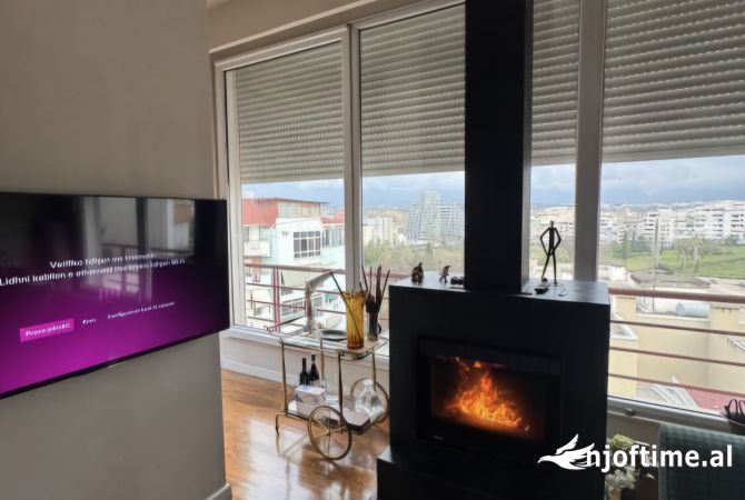 Shtepi ne shitje Penthose(kati i fundit panoramik) ne Tirane, 2+1, Mobilimi E mobiluar, Pagesa 330,000  Euro.