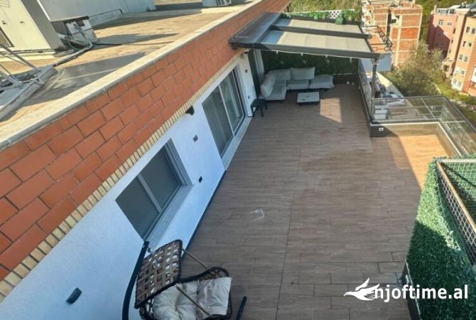 Shtepi ne shitje Penthose(kati i fundit panoramik) ne Tirane, 3+1, Mobilimi E mobiluar, Pagesa 360,000  Euro.