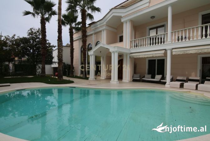 Casa in vendita 7+1 a Tirana - 2,500,000 Euro
