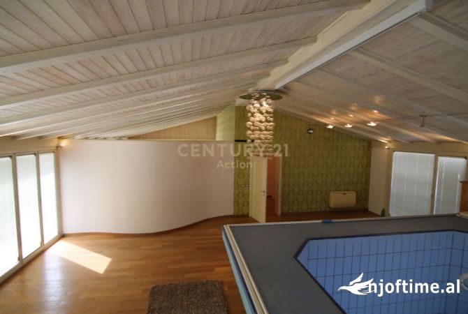 Shtepi ne shitje Vila Luksoze ne Tirane, 7+1, Mobilimi E mobiluar, Pagesa 2,500,000  Euro.