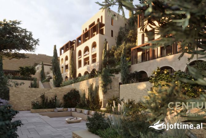 Shtepi ne shitje Penthose(kati i fundit panoramik) ne Himare, 2+1, Mobilimi Bosh, pa mobiluar, Pagesa 642,000  Euro.