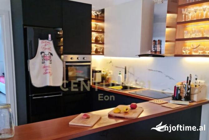 Shtepi ne shitje Penthose(kati i fundit panoramik) ne Durres, 3+1, Mobilimi E mobiluar, Pagesa 255,000  Euro.