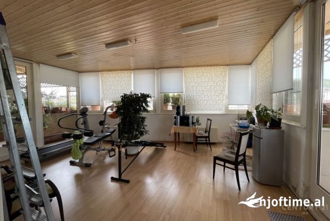 Penthouse (panoramic top floor) for sale in Tirana 3+1, Furnished