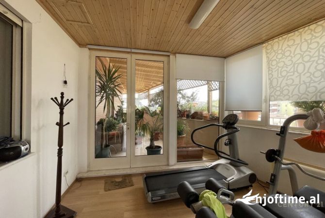 Penthouse (panoramic top floor) for sale in Tirana 3+1, Furnished