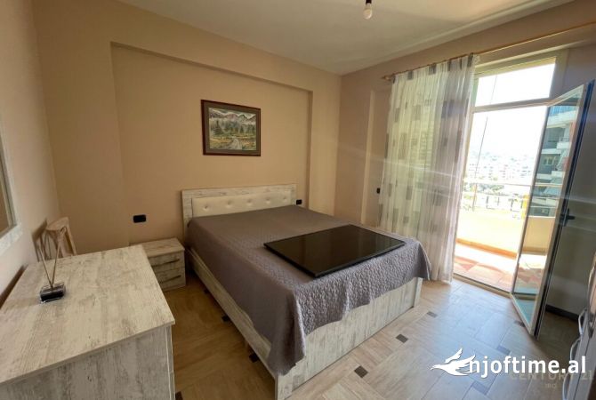 Shtepi ne shitje Penthose(kati i fundit panoramik) ne Vlore, 2+1, Mobilimi E mobiluar, Pagesa 260,000  Euro.