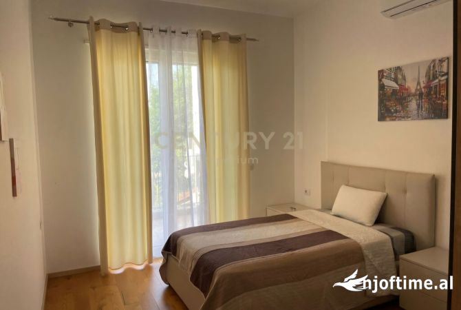 Shtepi ne shitje Apartament ne Tirane, 2+1, Mobilimi E mobiluar, Pagesa 255,000  Euro.