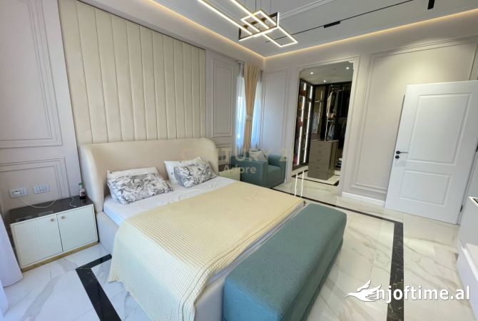 Shtepi ne shitje Duplex(shtepi me 2 kate) ne Tirane, 3+1, Mobilimi E mobiluar, Pagesa 450,000  Euro.