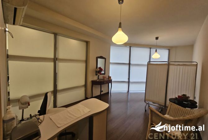 Business Property for Rent 3+1 in Tirana - 1,000 Euro