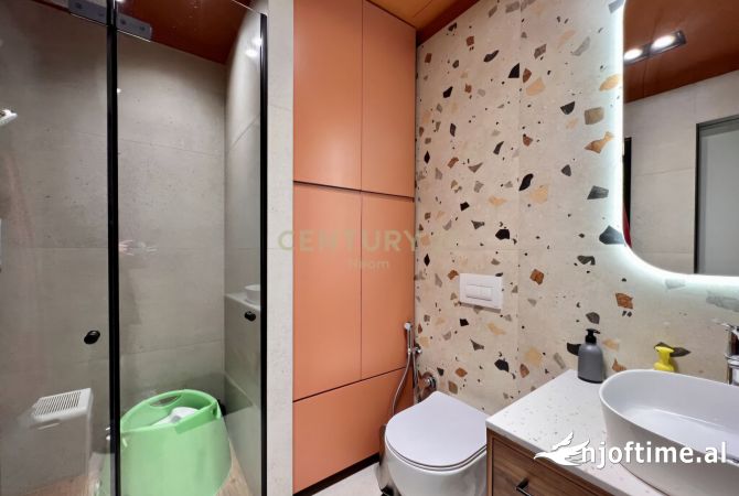 Shtepi ne shitje Apartament ne Tirane, 2+1, Mobilimi E mobiluar, Pagesa 255,000  Euro.