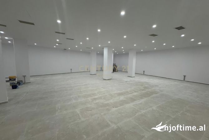 Ambient biznesi ne shitje 3+1 ne Tirane - 240,000 Euro