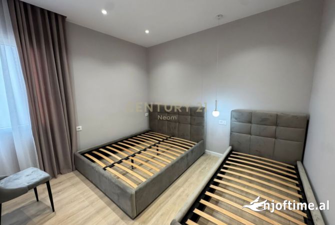 Shtepi ne shitje Apartament ne Tirane, 2+1, Mobilimi E mobiluar, Pagesa 165,000  Euro.