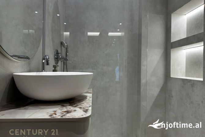 Shtepi ne shitje Apartament ne Tirane, 3+1, Mobilimi E mobiluar, Pagesa 416,000  Euro.