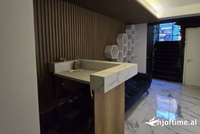 JEPET ME QIRA AMBIENT KOMERCIAL, RRUGA E DURRESIT | COMMERCIAL SPACE FOR RENT, DURRES STREET