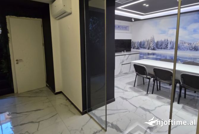 Ambient biznesi me qera 1+1 ne Tirane - 950 Euro